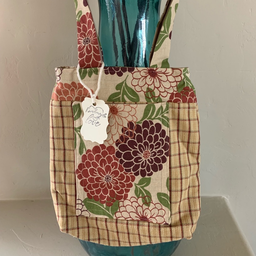 Small cross bag
